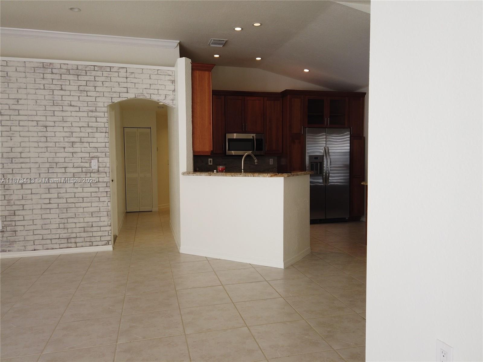 Photo of 1140 Lidflower St  (1140), Hollywood, Florida, 33019 - 