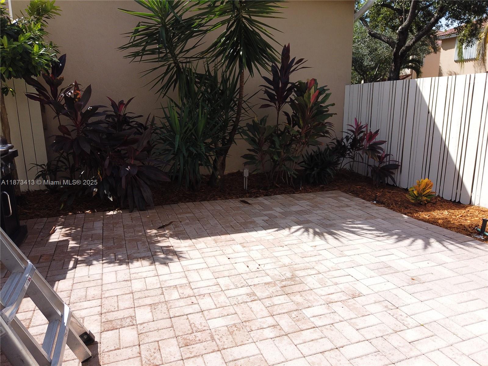 Photo of 1140 Lidflower St  (1140), Hollywood, Florida, 33019 - 