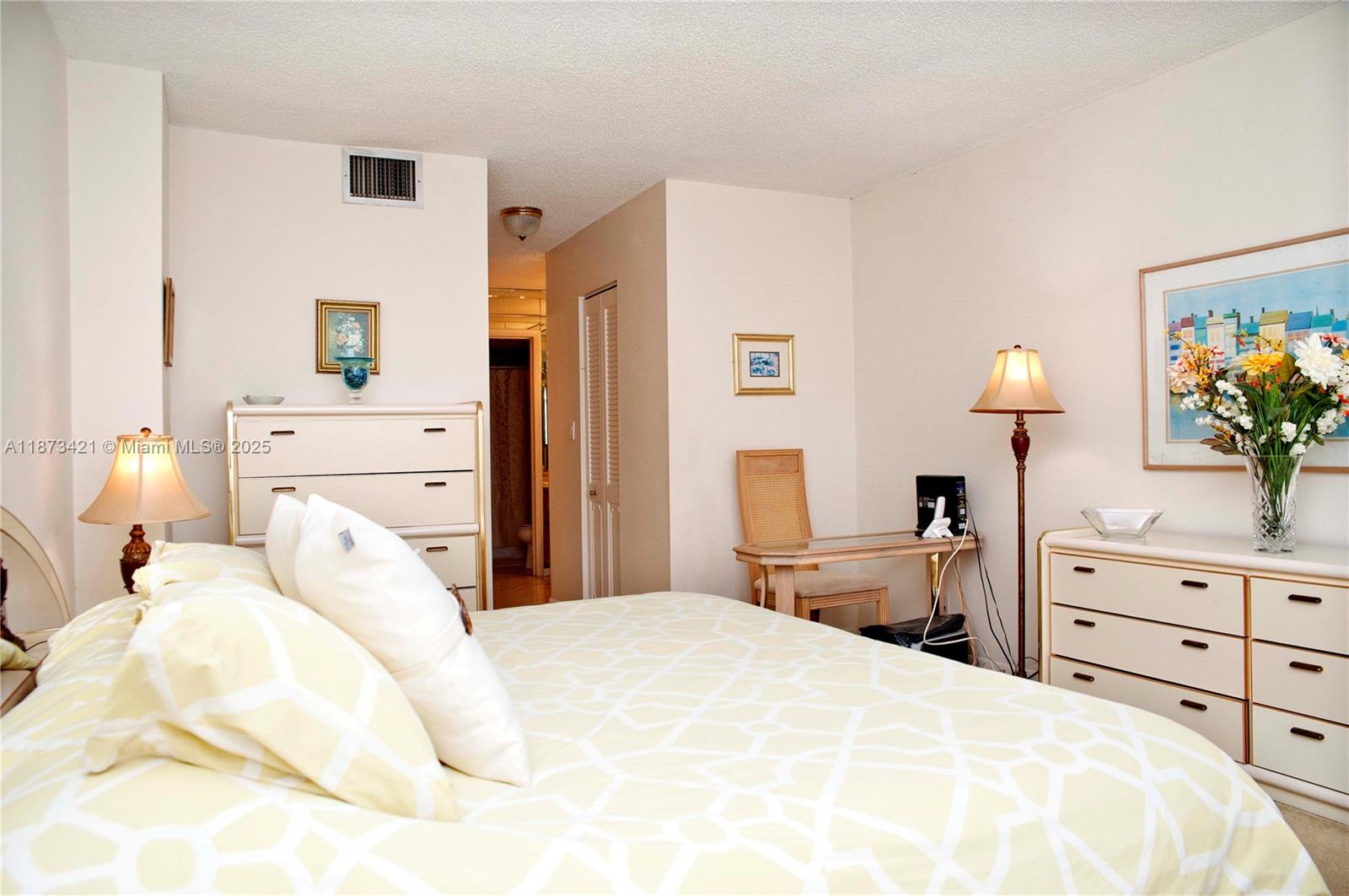 Photo of 2201 Ocean Dr  #1606, Hollywood, Florida, 33019 - 