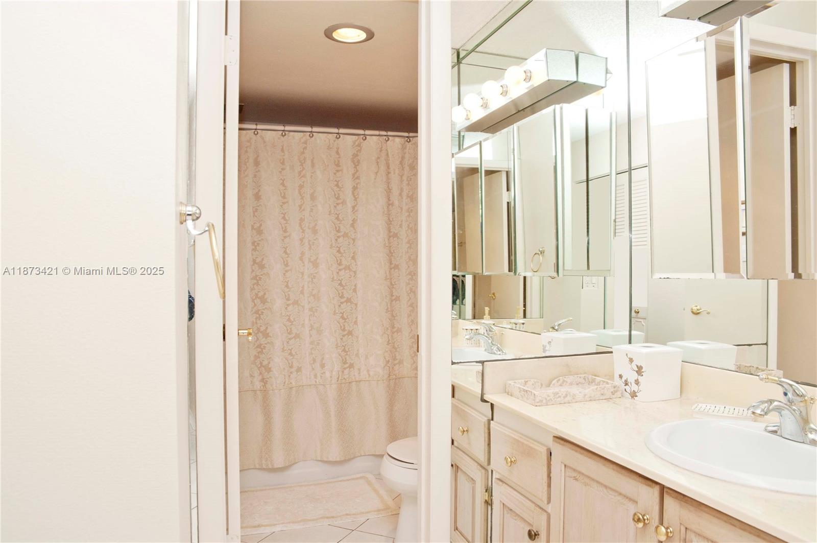 Photo of 2201 Ocean Dr  #1606, Hollywood, Florida, 33019 - 