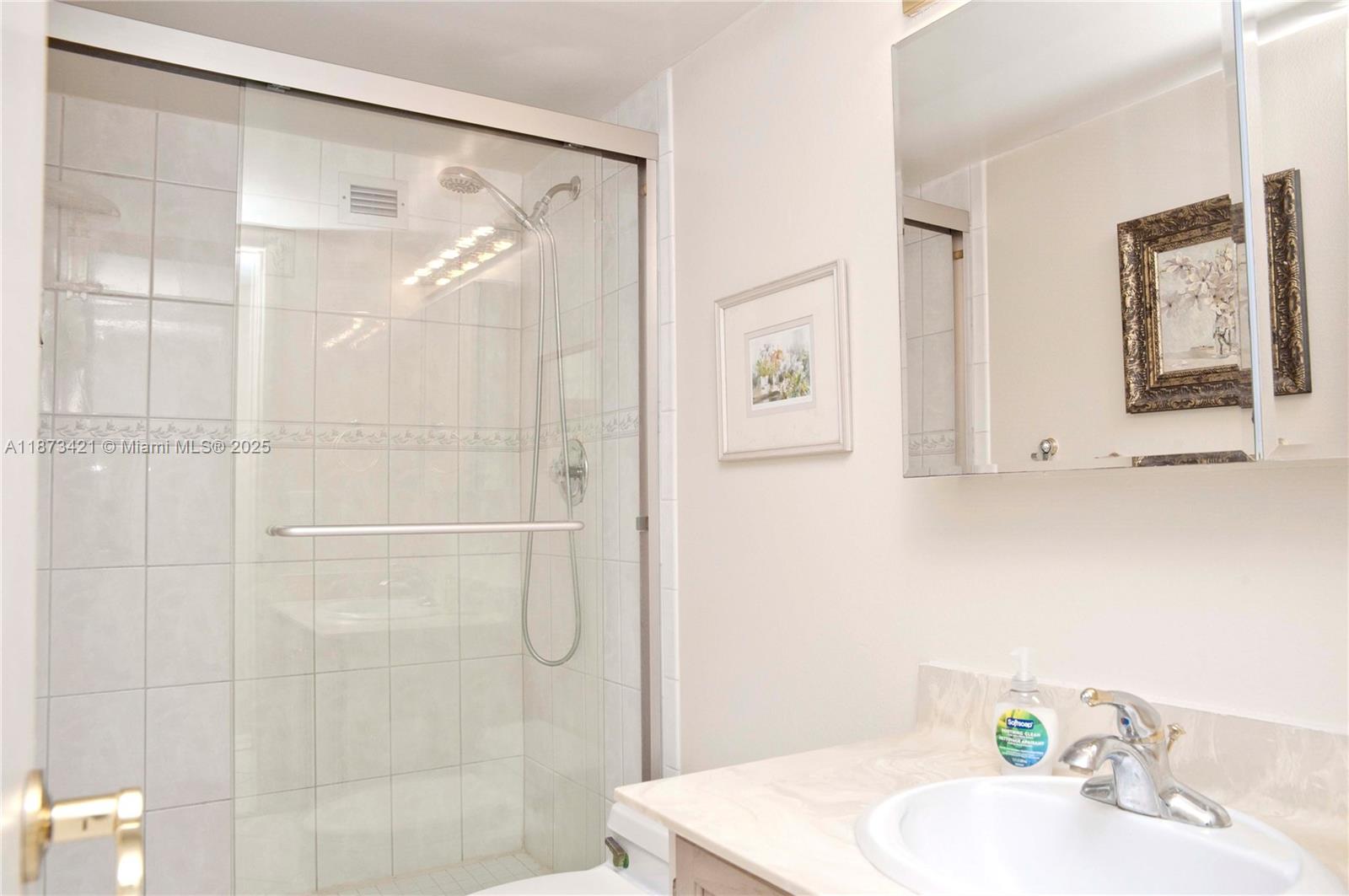 Photo of 2201 Ocean Dr  #1606, Hollywood, Florida, 33019 - 
