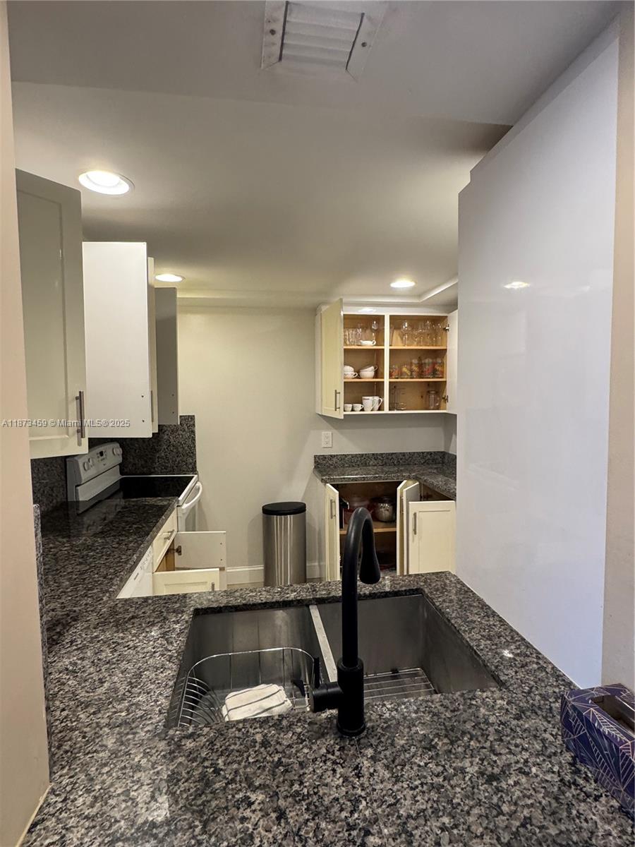 Photo of 2049 Ocean Dr  #203, Hallandale Beach, Florida, 33009 - 