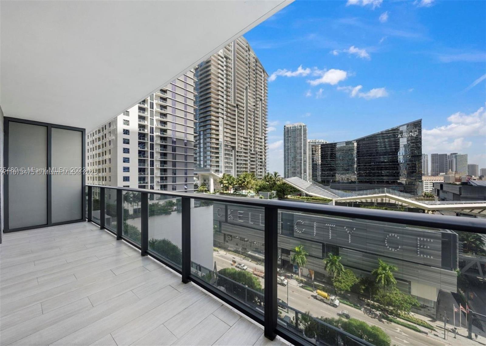 1110 1 / 2  sq. ft. $ 2025-09-05 0 Photo