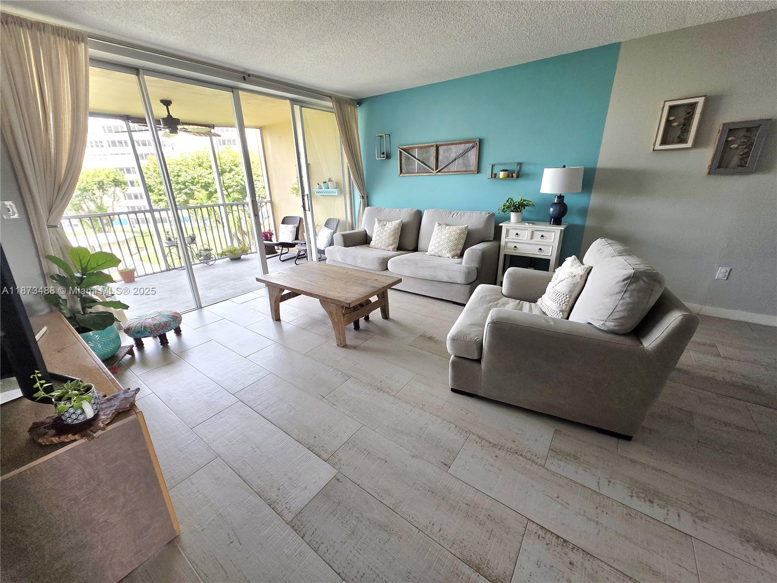 418-3 2 / 2 1317 sq. ft. $ 2025-09-05 0 Photo