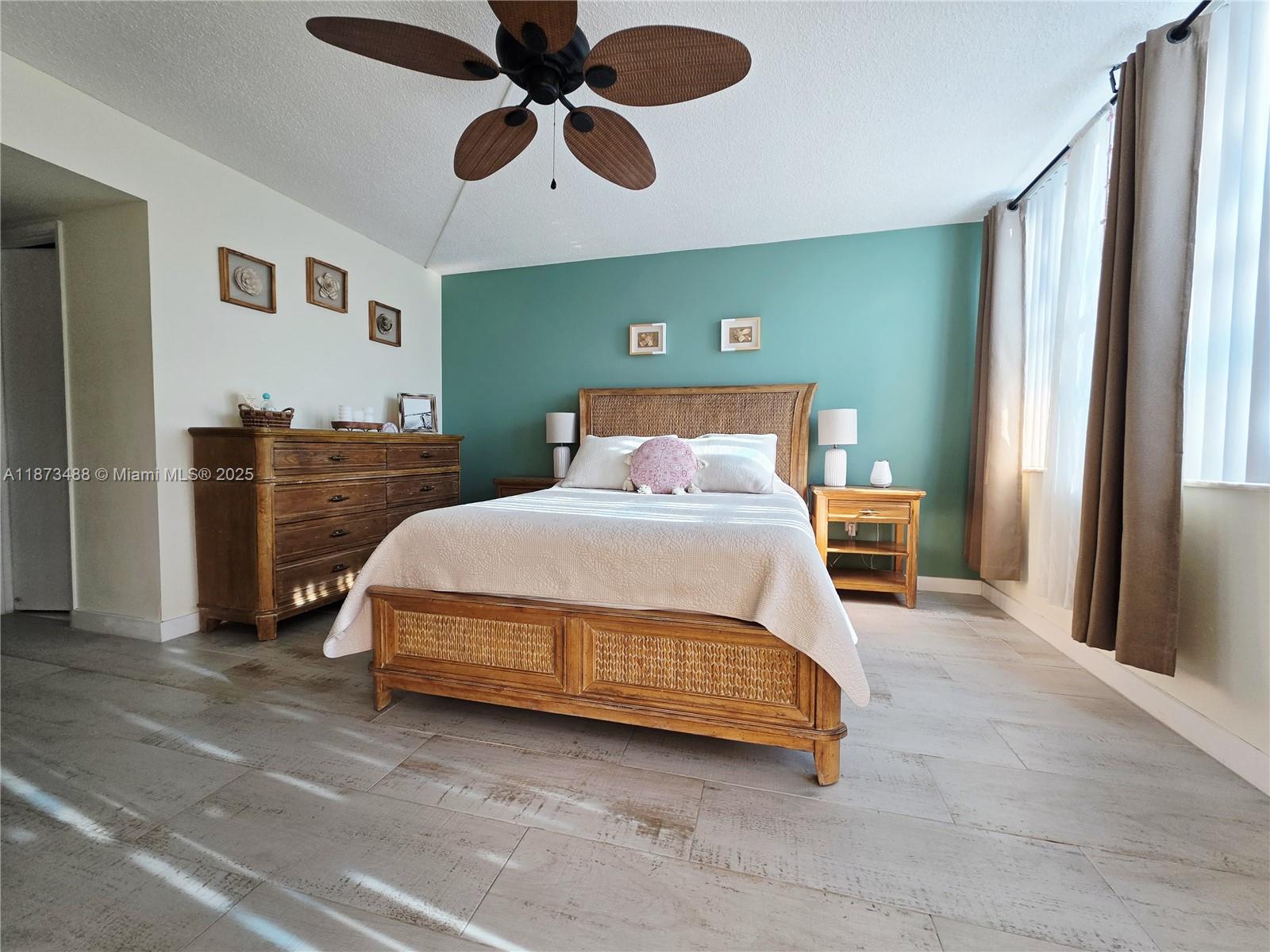 418-3 2 / 2 1317 sq. ft. $ 2025-09-05 0 Photo