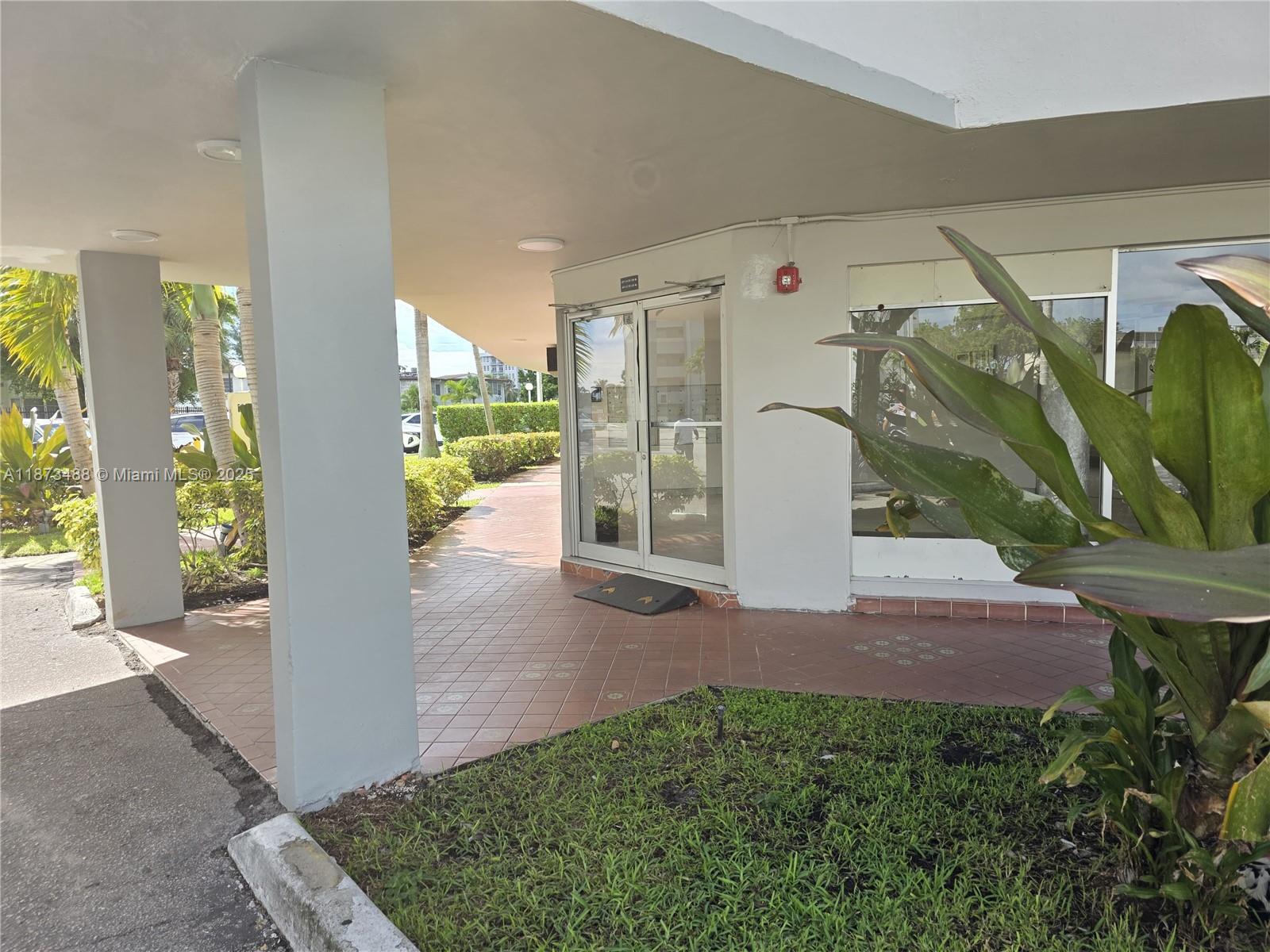 418-3 2 / 2 1317 sq. ft. $ 2025-09-05 0 Photo