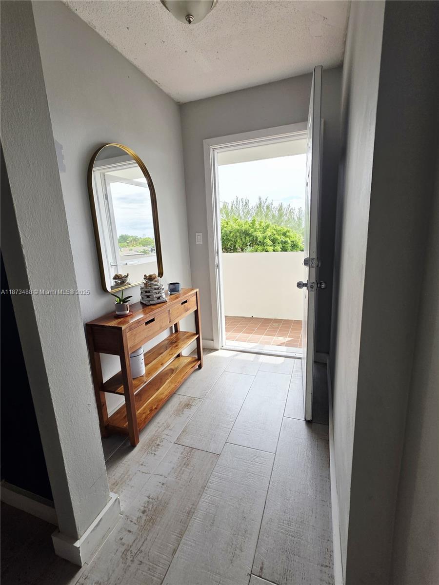 418-3 2 / 2 1317 sq. ft. $ 2025-09-05 0 Photo