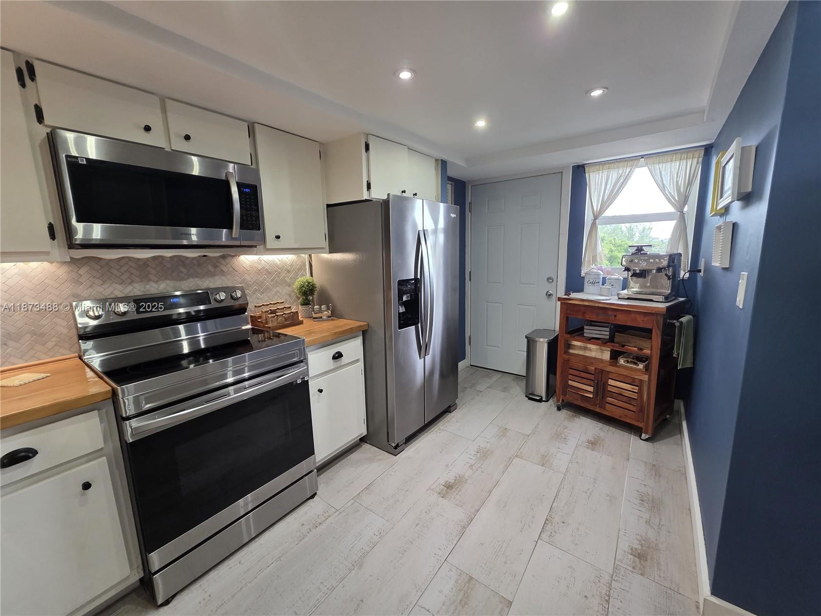 418-3 2 / 2 1317 sq. ft. $ 2025-09-05 0 Photo
