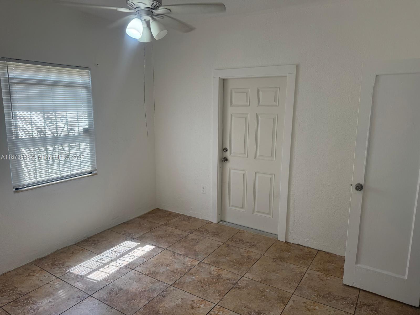 See details / 888 sq. ft. $ 2025-09-06 0 Photo