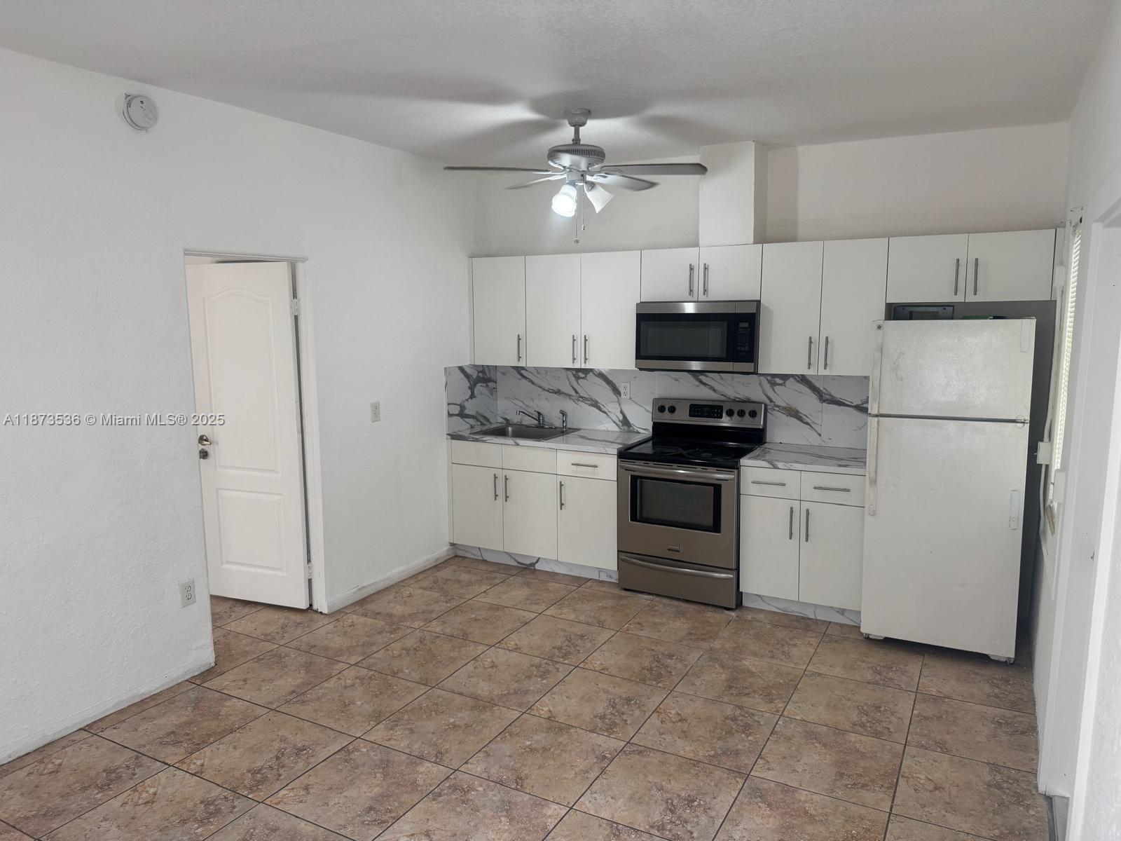 See details / 888 sq. ft. $ 2025-09-06 0 Photo