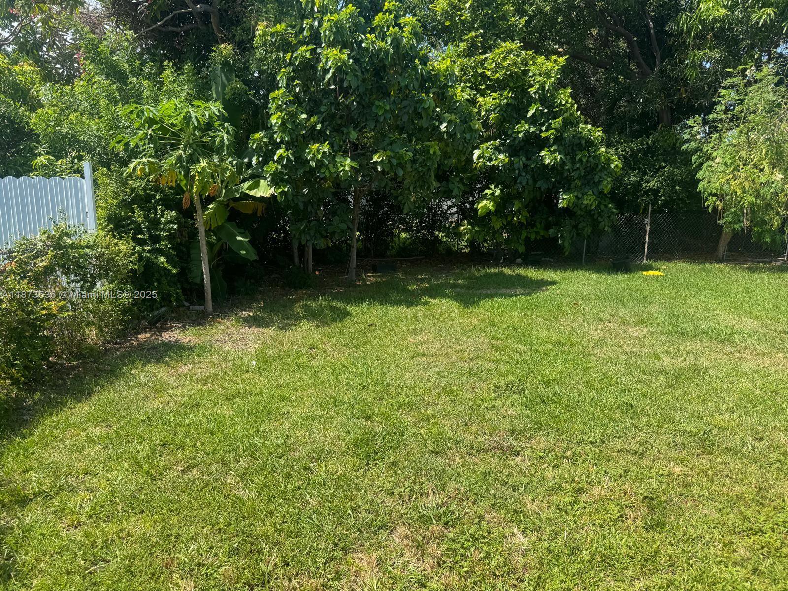 See details / 888 sq. ft. $ 2025-09-06 0 Photo