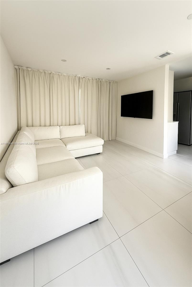   /  1683 sq. ft. $ 2025-09-05 0 foto