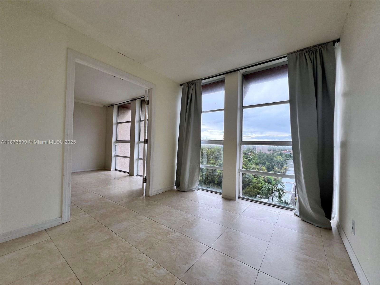 Photo of 2101 Atlantic Shores Blvd  #518, Hallandale Beach, Florida, 33009 - Den/Living room