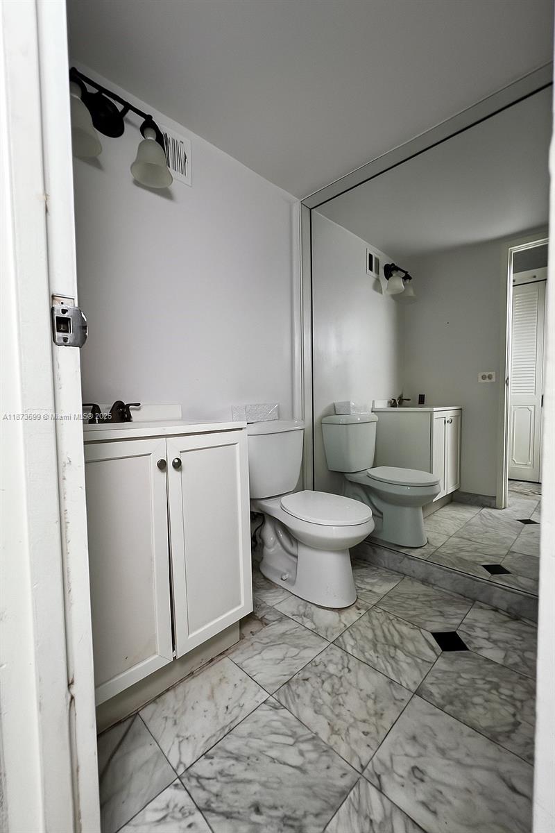 Photo of 2101 Atlantic Shores Blvd  #518, Hallandale Beach, Florida, 33009 - Guest(half) bath