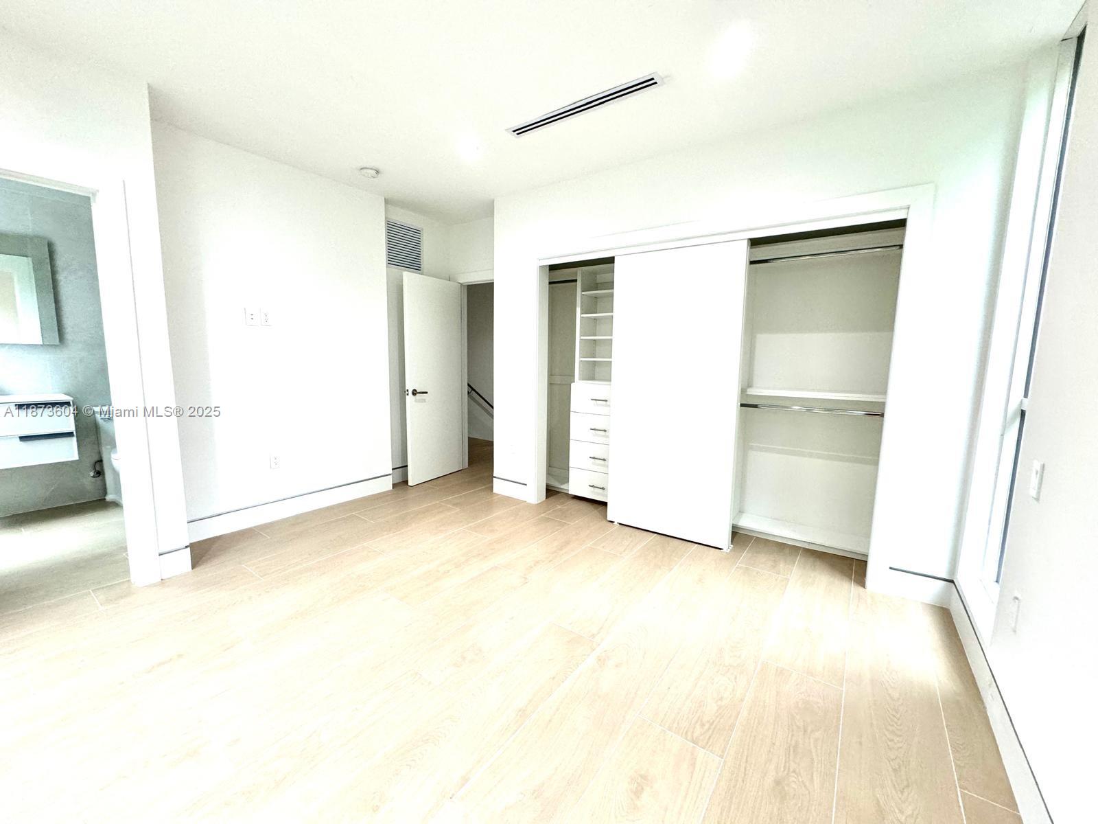See details / 0 sq. ft. $ 2025-09-06 0 Photo