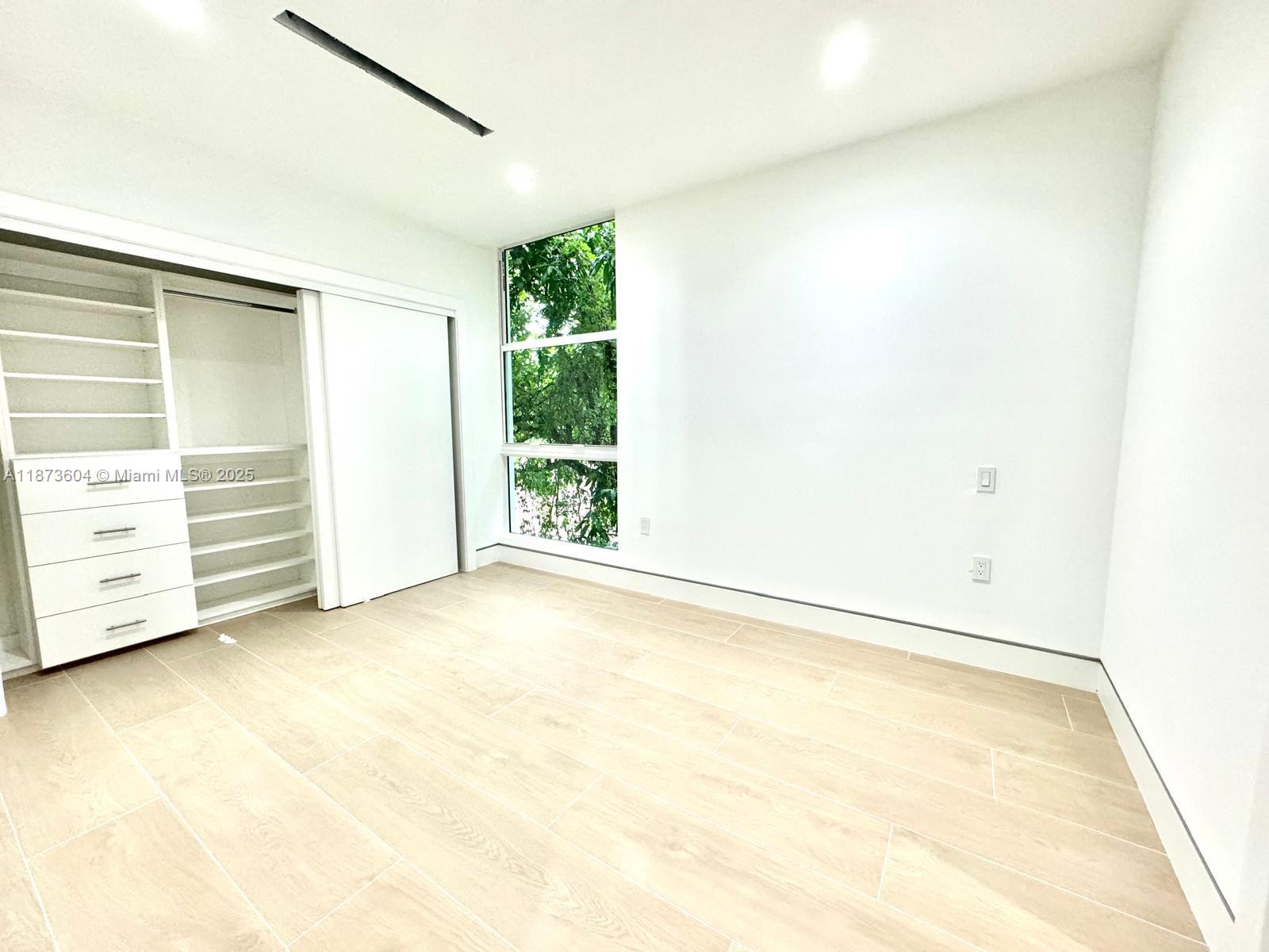 See details / 0 sq. ft. $ 2025-09-06 0 Photo