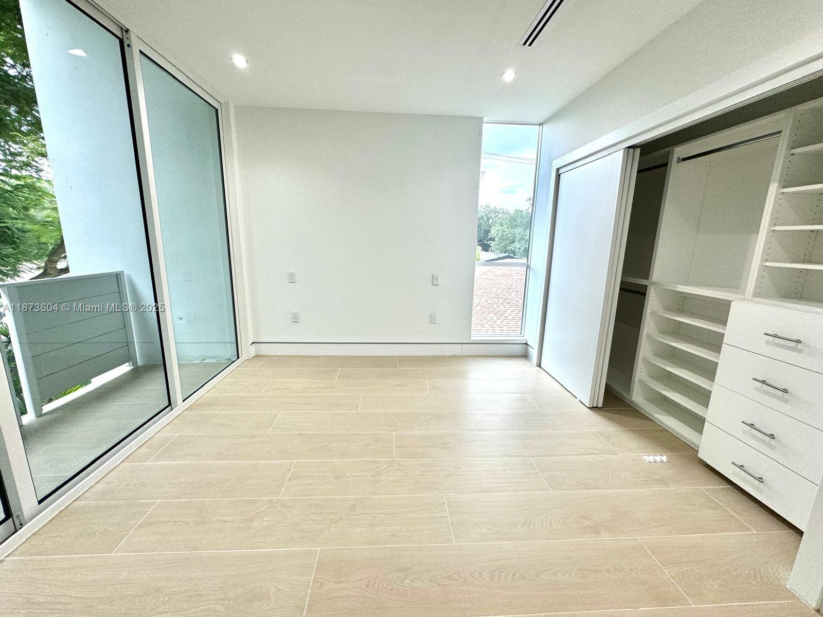 See details / 0 sq. ft. $ 2025-09-06 0 Photo