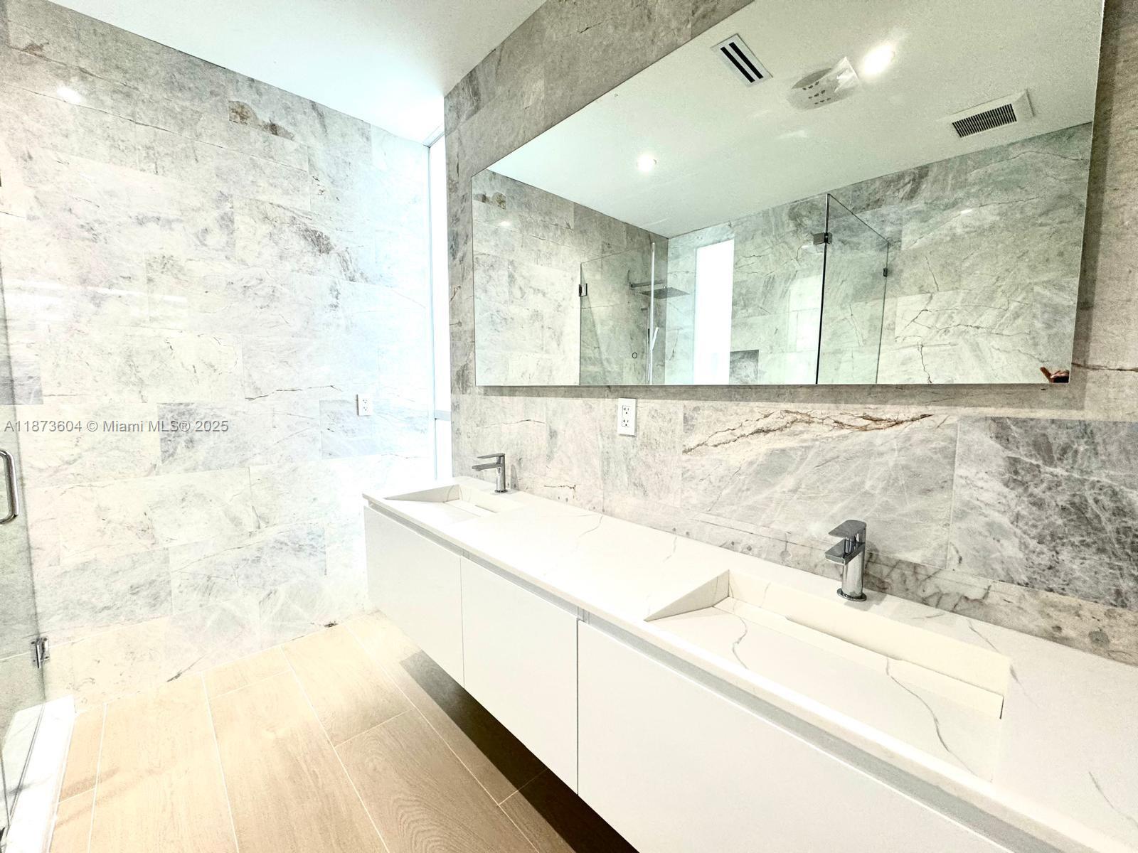 See details / 0 sq. ft. $ 2025-09-06 0 Photo
