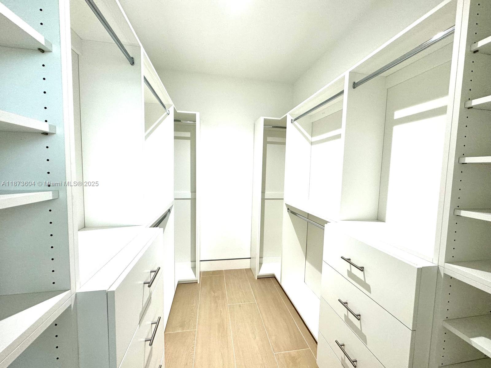 See details / 0 sq. ft. $ 2025-09-06 0 Photo