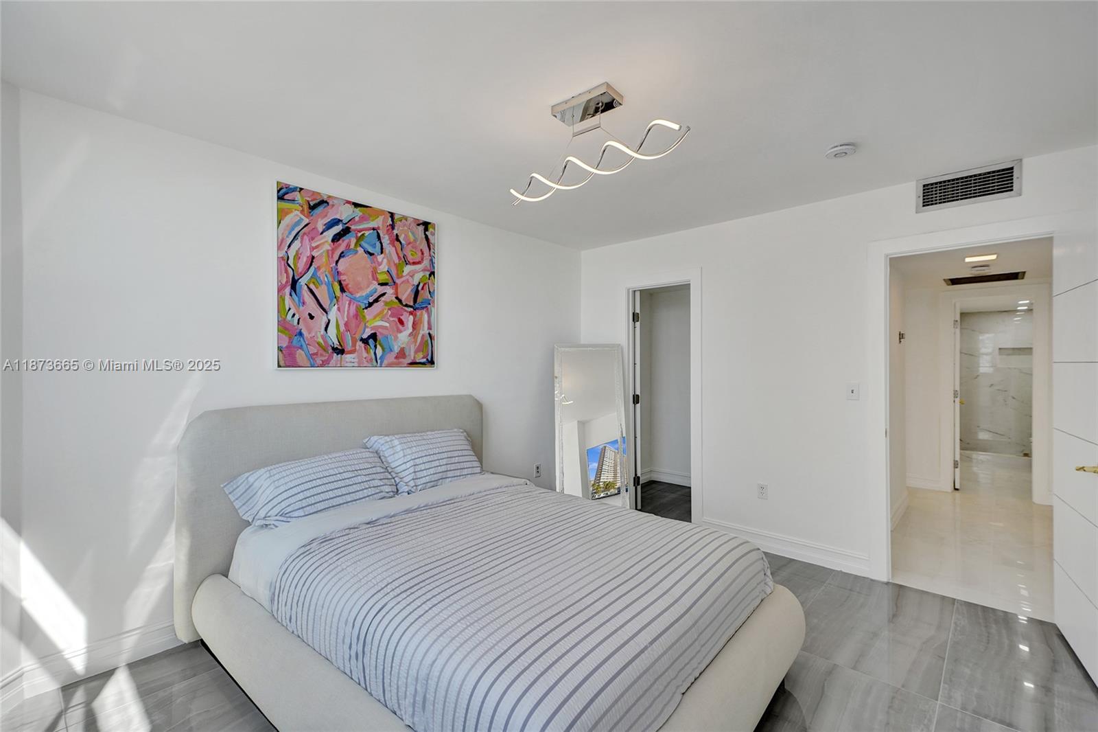 8J 2 / 2 1240 sq. ft. $ 2025-09-06 0 Photo