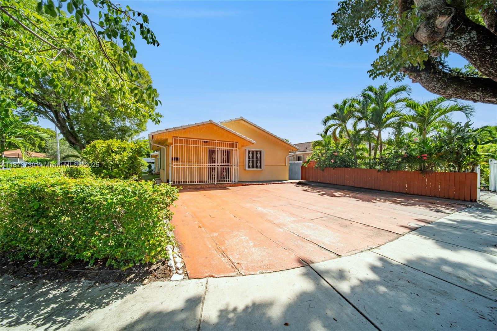 See details / 2550 sq. ft. $ 2025-09-06 0 Photo