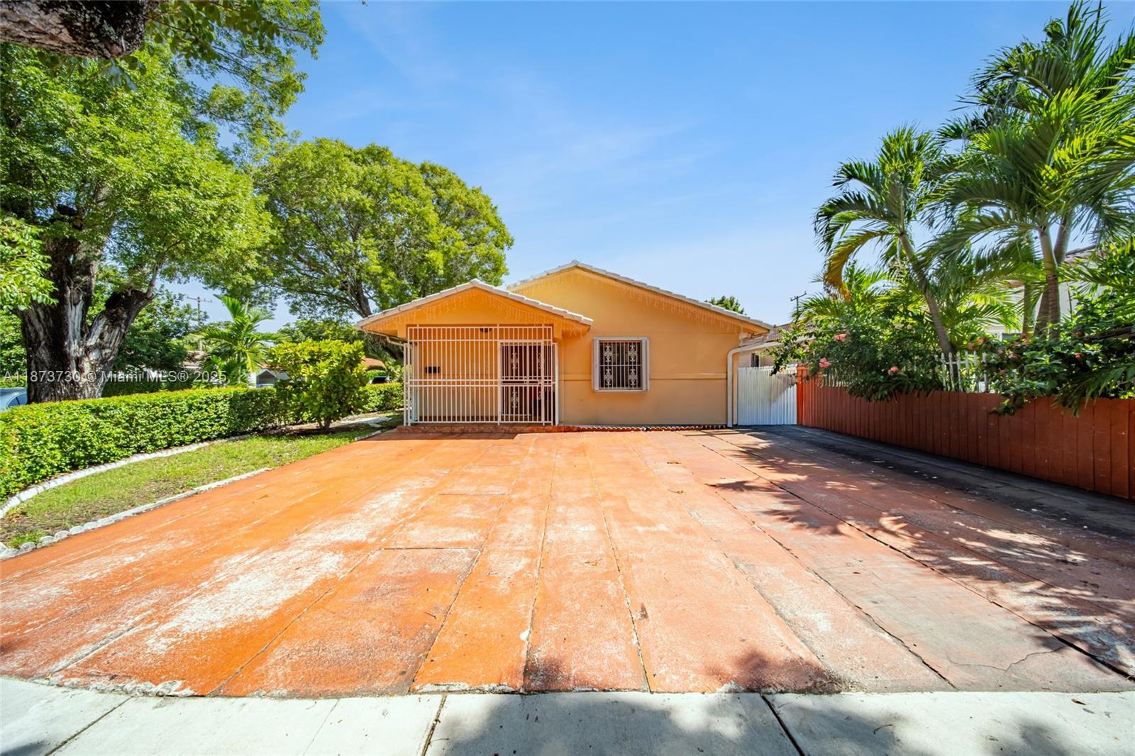 See details / 2550 sq. ft. $ 2025-09-06 0 Photo