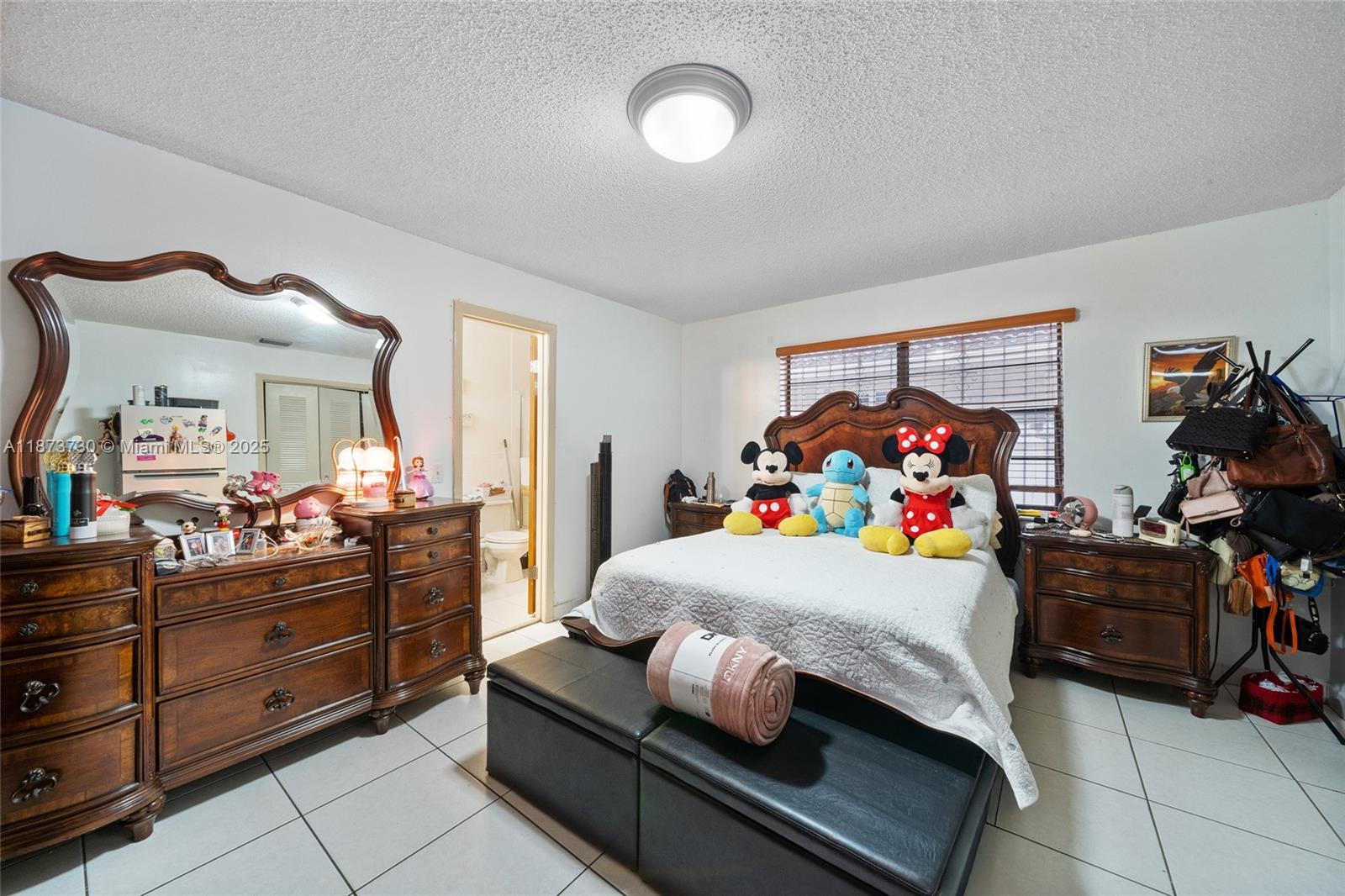 See details / 2550 sq. ft. $ 2025-09-06 0 Photo