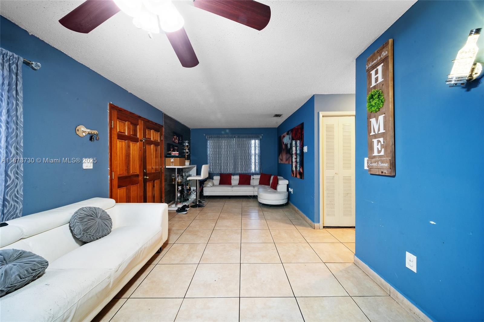 See details / 2550 sq. ft. $ 2025-09-06 0 Photo