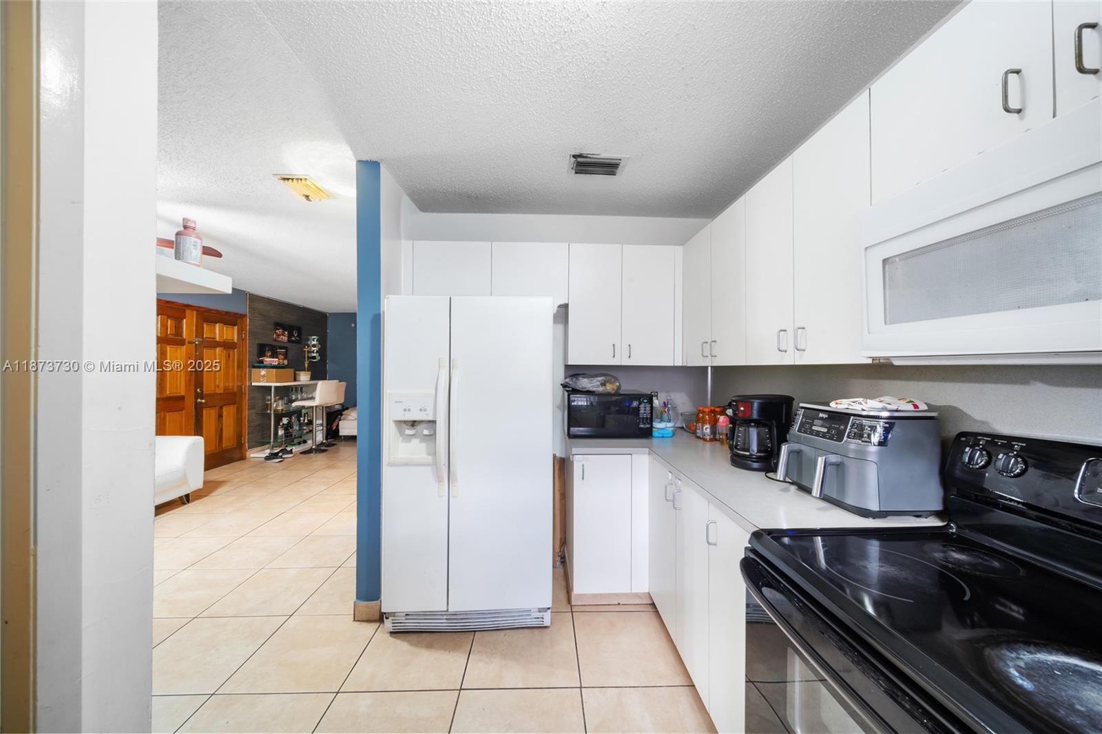 See details / 2550 sq. ft. $ 2025-09-06 0 Photo