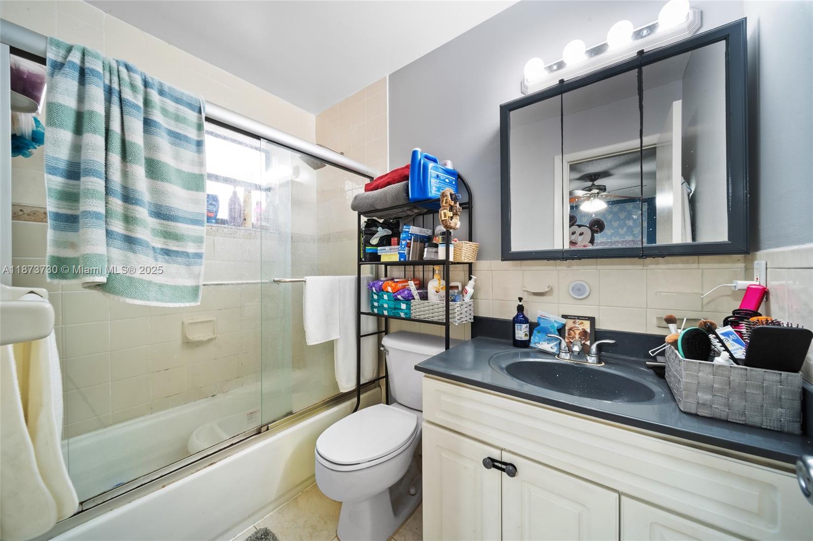 See details / 2550 sq. ft. $ 2025-09-06 0 Photo
