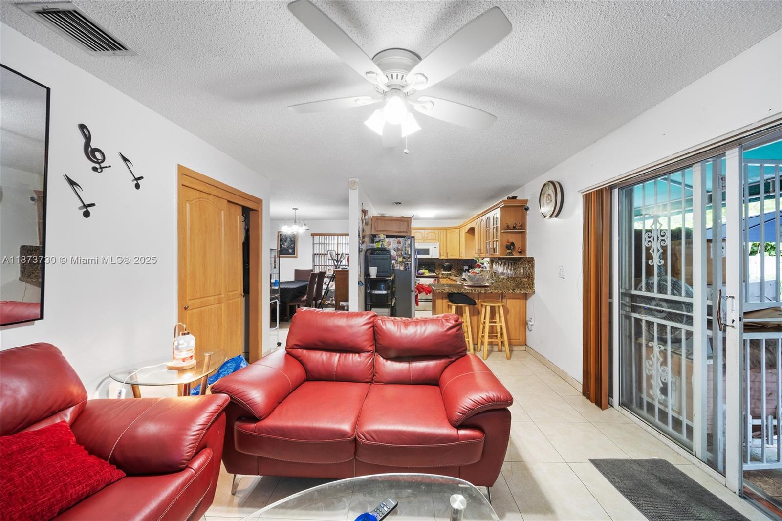 See details / 2550 sq. ft. $ 2025-09-06 0 Photo