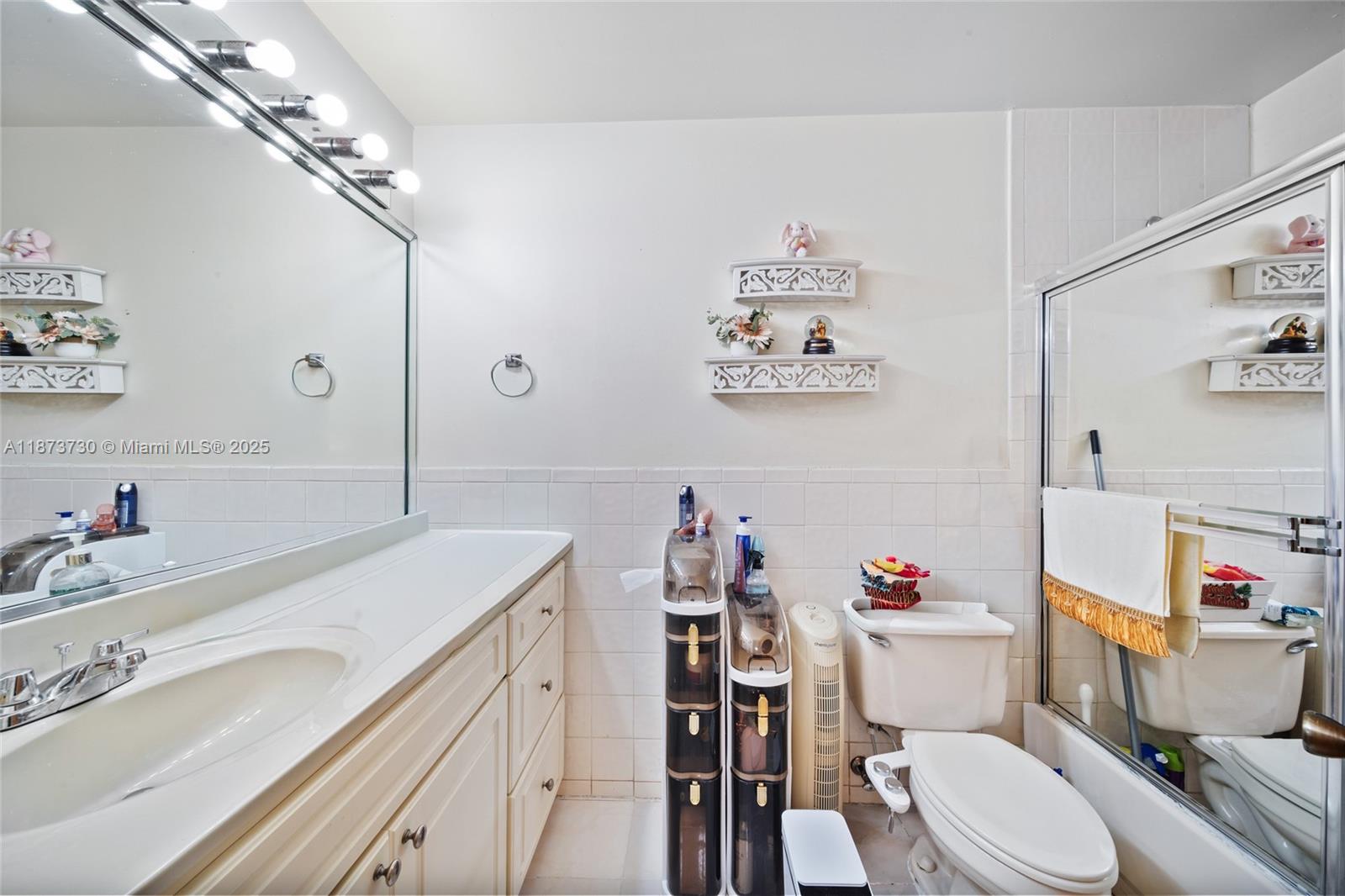 See details / 2550 sq. ft. $ 2025-09-06 0 Photo