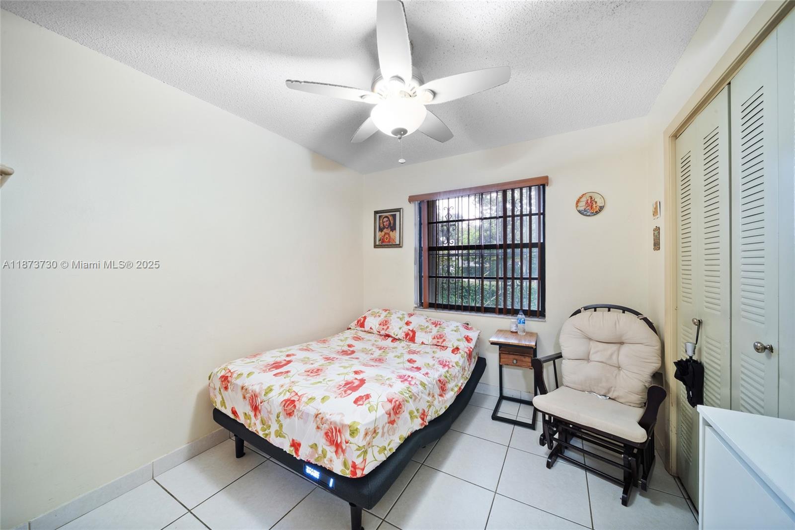 See details / 2550 sq. ft. $ 2025-09-06 0 Photo