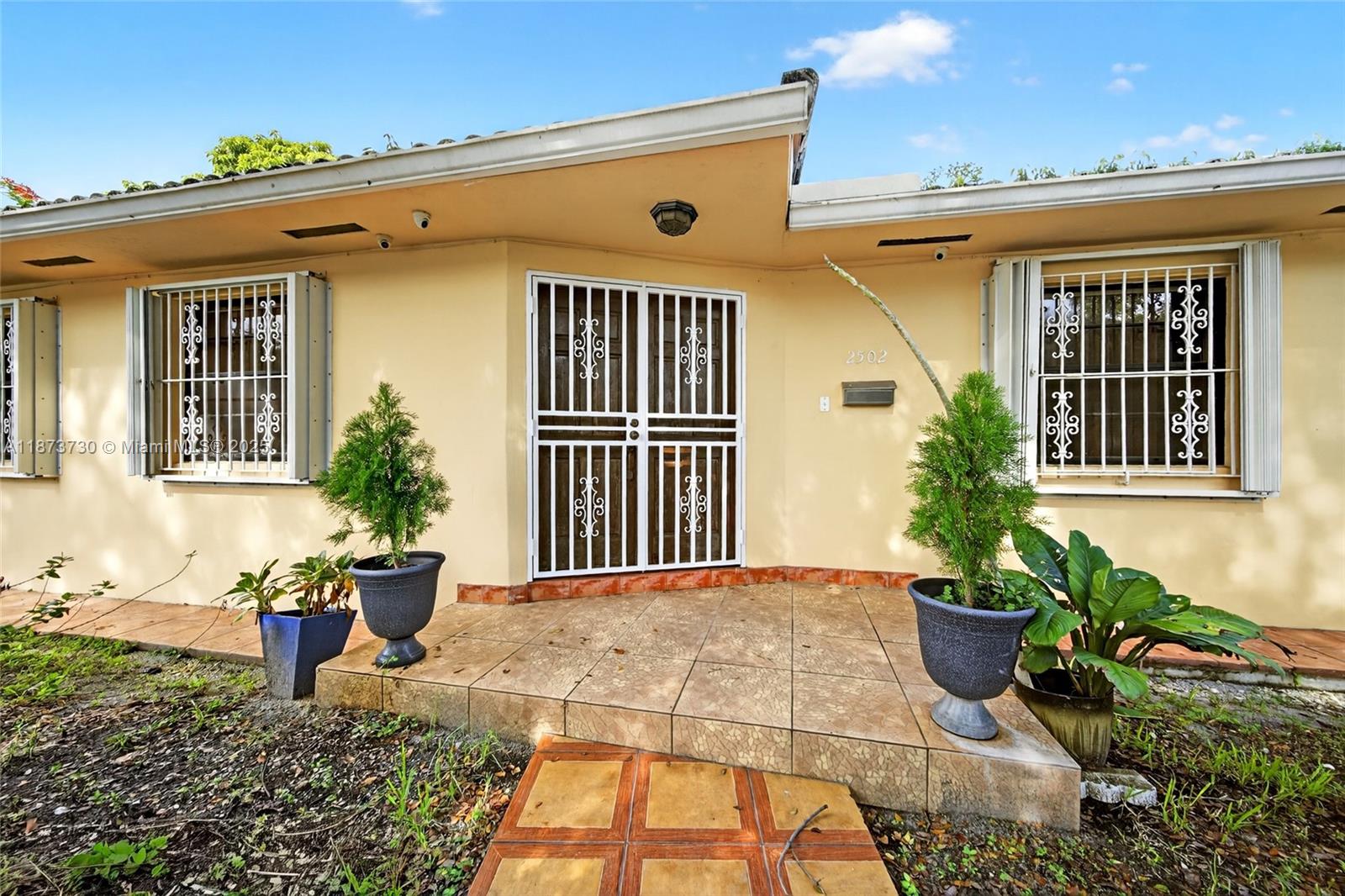 See details / 2550 sq. ft. $ 2025-09-06 0 Photo