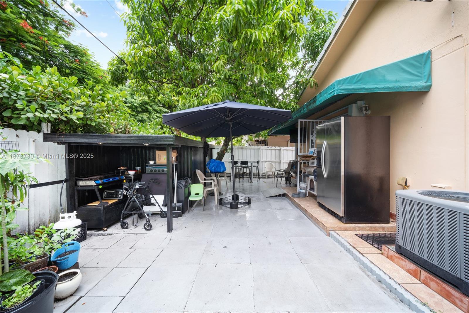 See details / 2550 sq. ft. $ 2025-09-06 0 Photo