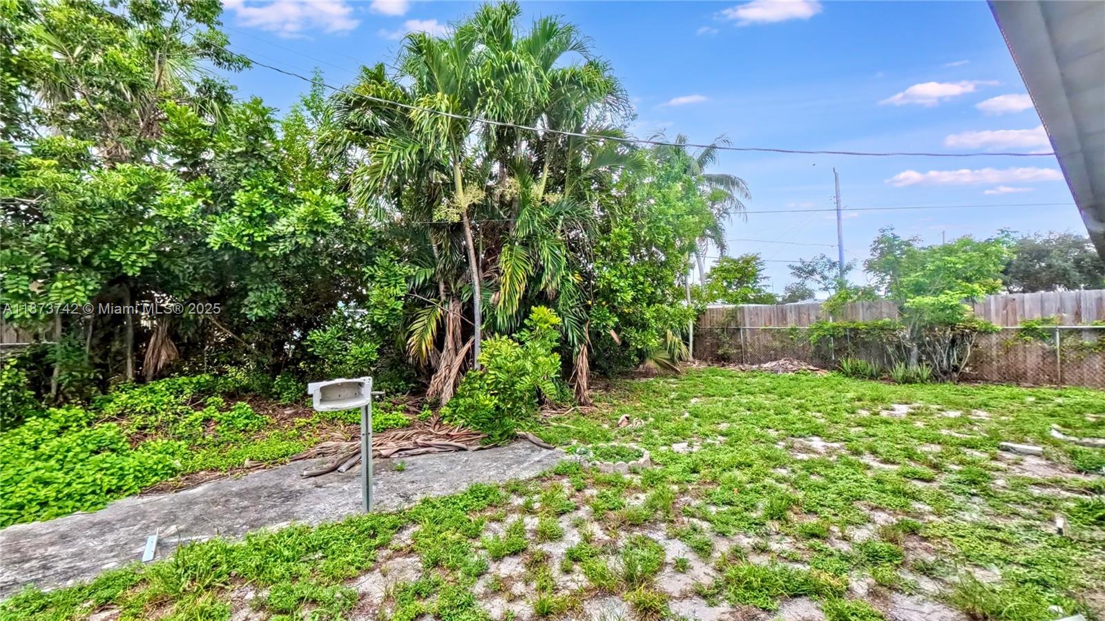 See details 410 2 / 1 1096 sq. ft. $ 2025-09-06 0 Photo
