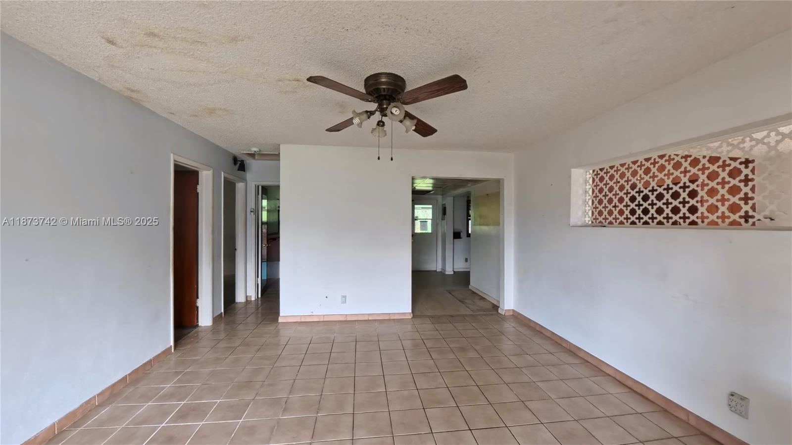 See details 410 2 / 1 1096 sq. ft. $ 2025-09-06 0 Photo