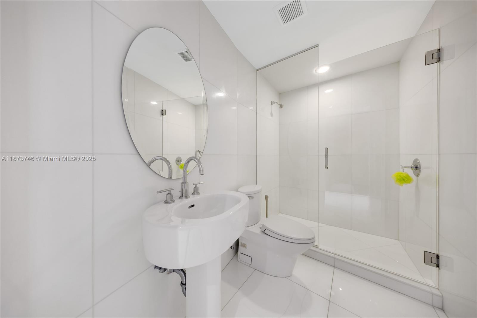 Photo of 2950 188th St  #302, Aventura, Florida, 33180 - 