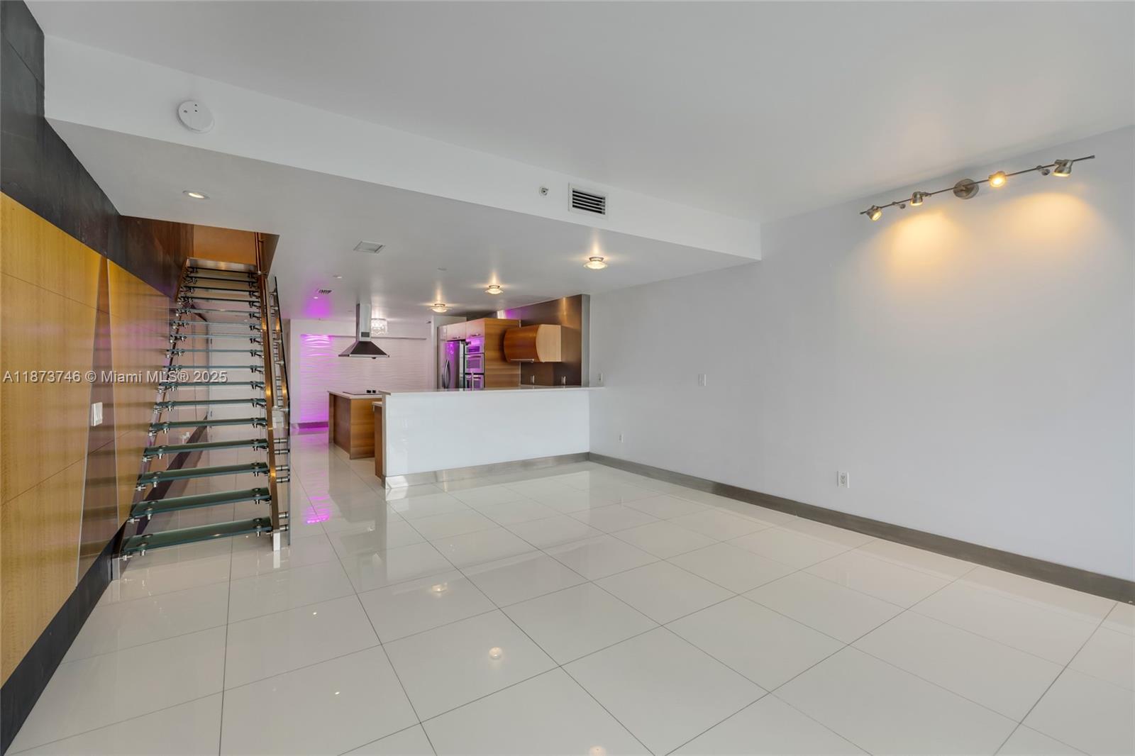 Photo of 2950 188th St  #302, Aventura, Florida, 33180 - 