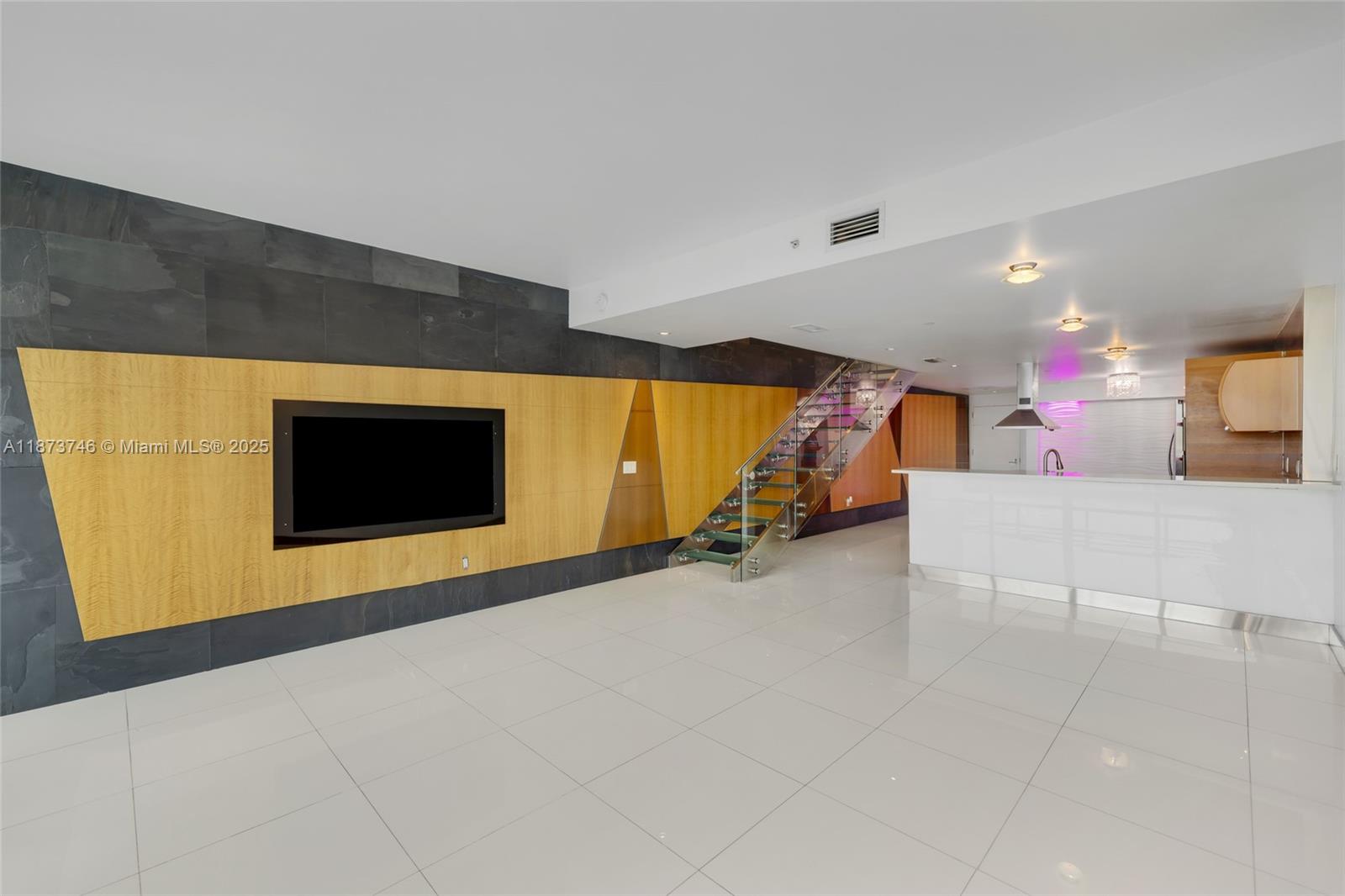 Photo of 2950 188th St  #302, Aventura, Florida, 33180 - 