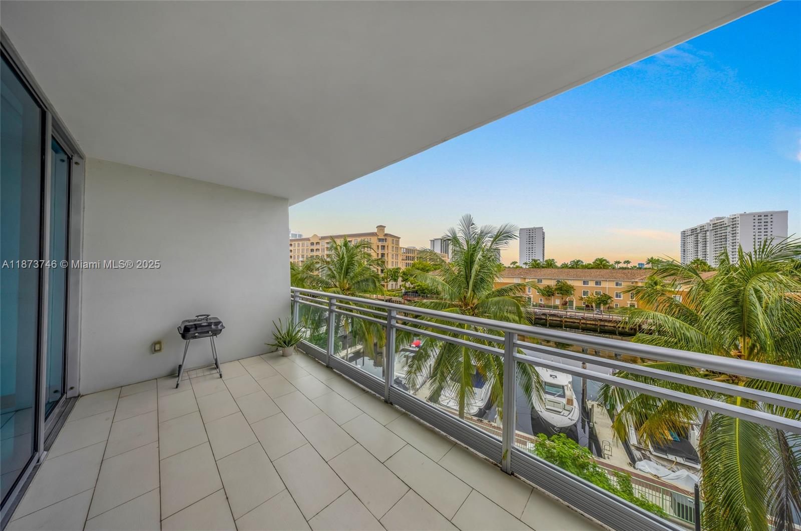 Photo of 2950 188th St  #302, Aventura, Florida, 33180 - 