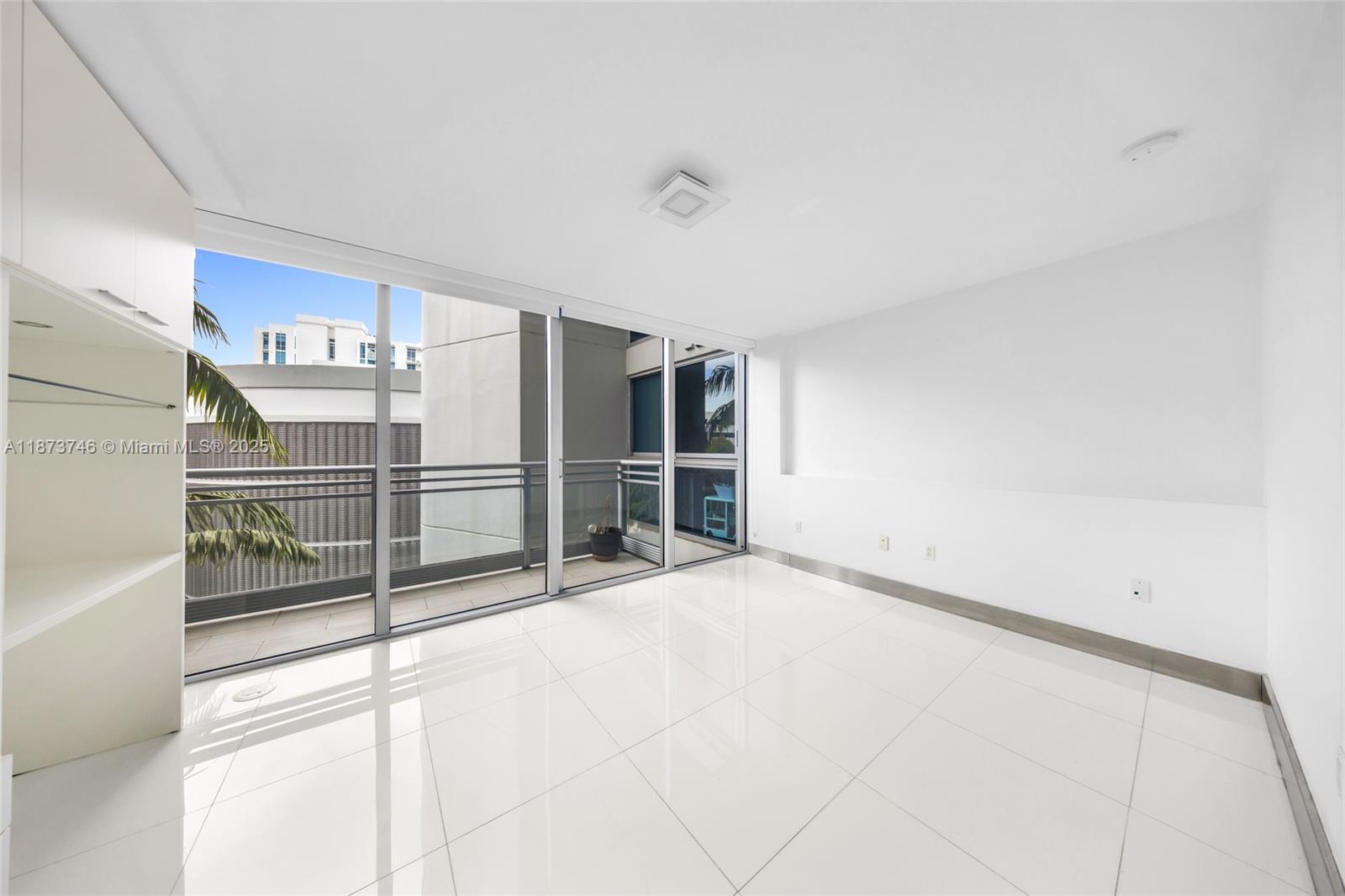Photo of 2950 188th St  #302, Aventura, Florida, 33180 - 