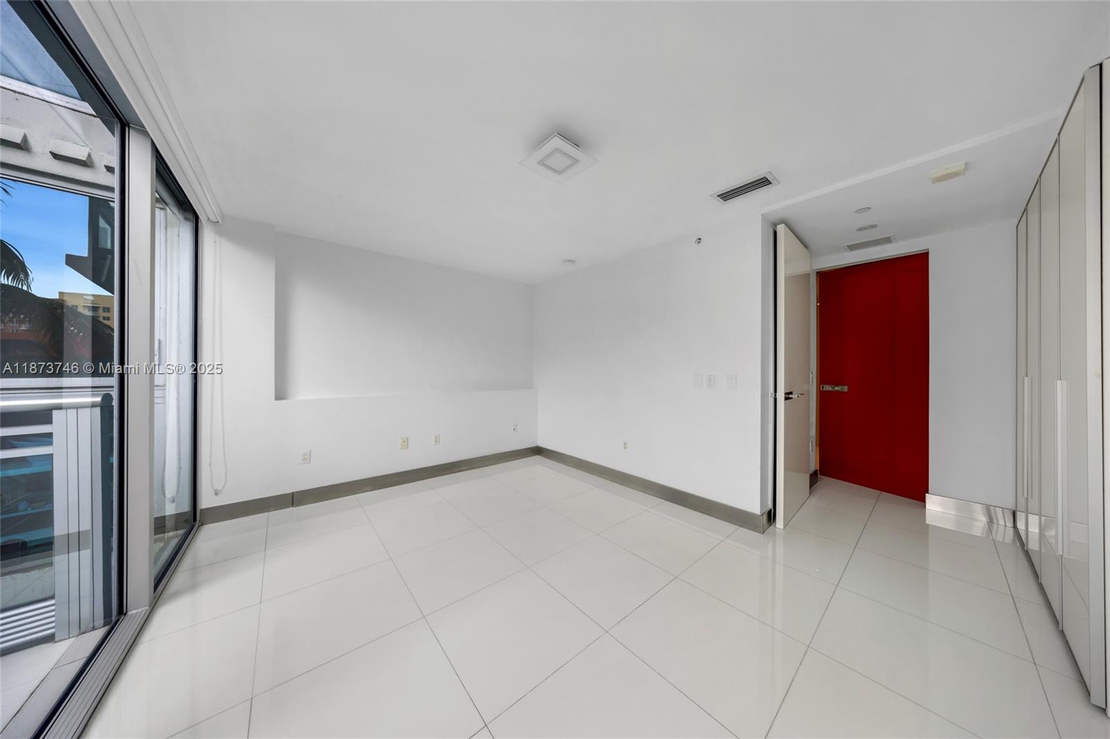 Photo of 2950 188th St  #302, Aventura, Florida, 33180 - 