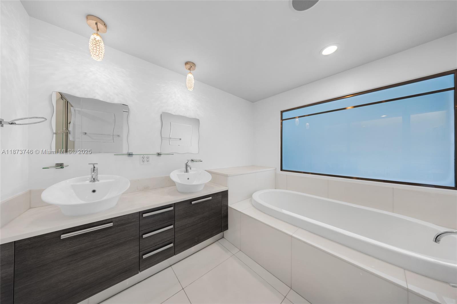 Photo of 2950 188th St  #302, Aventura, Florida, 33180 - 
