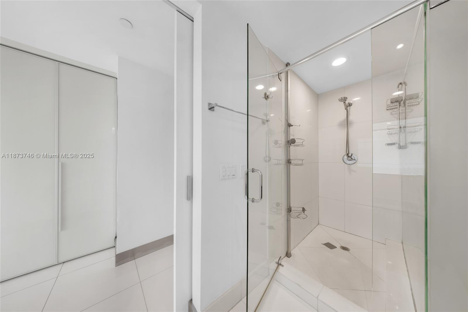 Photo of 2950 188th St  #302, Aventura, Florida, 33180 - 