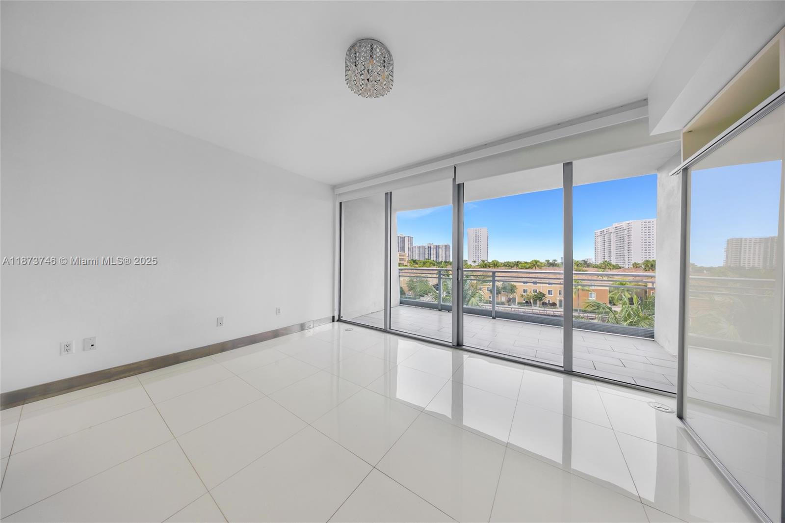 Photo of 2950 188th St  #302, Aventura, Florida, 33180 - 