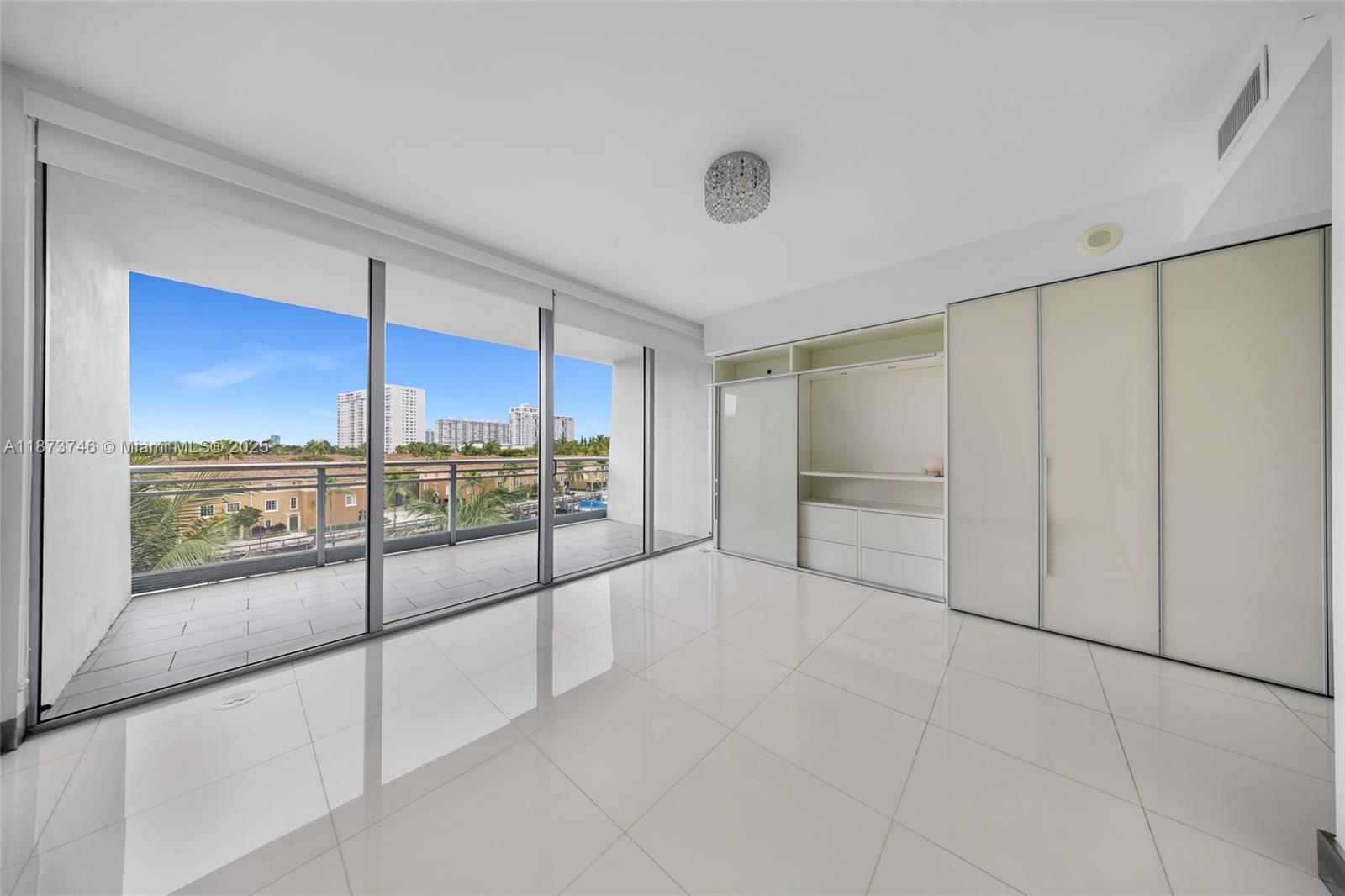 Photo of 2950 188th St  #302, Aventura, Florida, 33180 - 