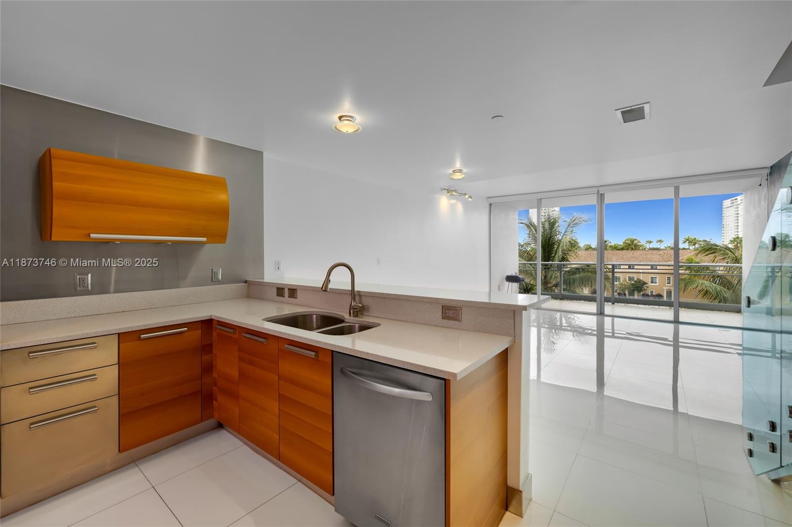Photo of 2950 188th St  #302, Aventura, Florida, 33180 - 
