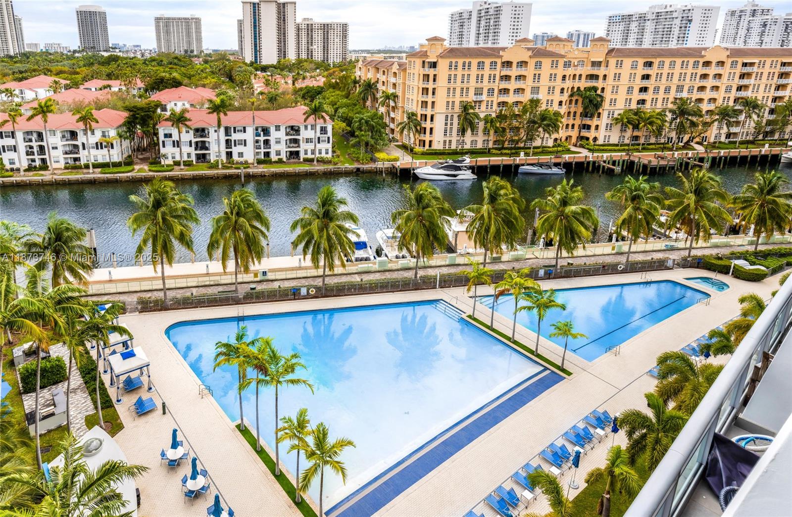 Photo of 2950 188th St  #302, Aventura, Florida, 33180 - 
