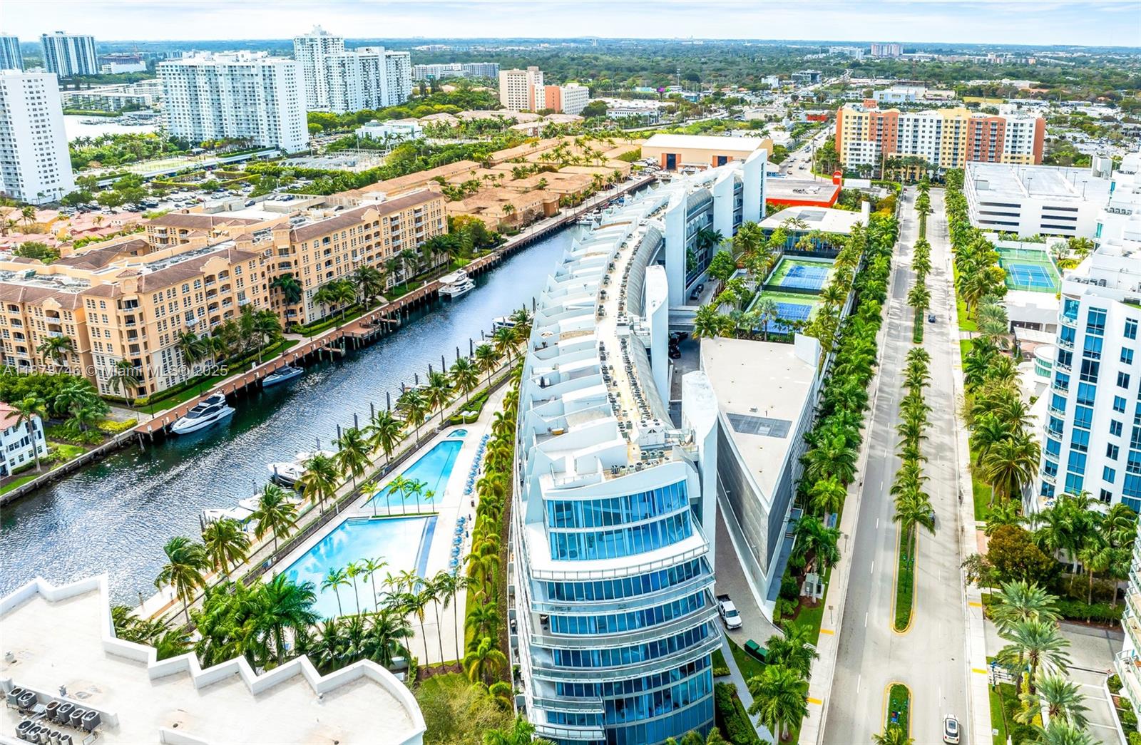 Photo of 2950 188th St  #302, Aventura, Florida, 33180 - 